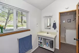 1120 E 24th Ave, Eugene, OR 97403 - Photo 14