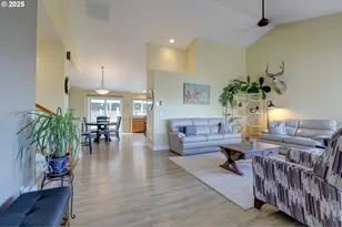 2606 E 10th St, The Dalles, OR 97058 - Photo 2