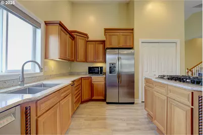 2606 E 10th St, The Dalles, OR 97058 - Photo 12