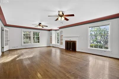 1210 SE 57th Ave, Portland, OR 97215 - Photo 8