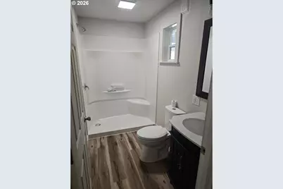 925 SE Main St, Roseburg, OR 97470 - Photo 8