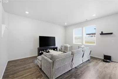 2611 26th Loop, Springfield, OR 97477 - Photo 12