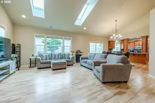 3128 Lake Crest Dr, Eugene, OR 97408 - Photo 2
