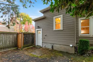 1802 SE Morrison St, Portland, OR 97214 - Photo 16