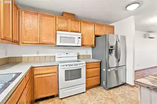 4854 A St, Springfield, OR 97478 - Photo 16