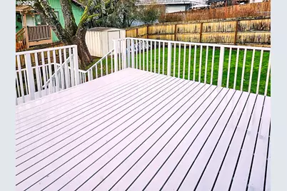 1818 NE Todd St, Roseburg, OR 97470 - Photo 16