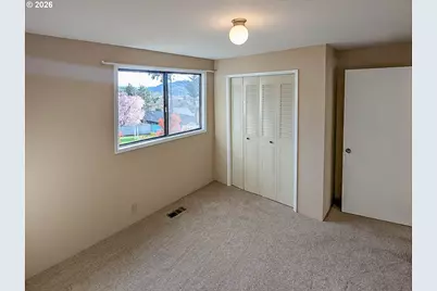 1818 NE Todd St, Roseburg, OR 97470 - Photo 14