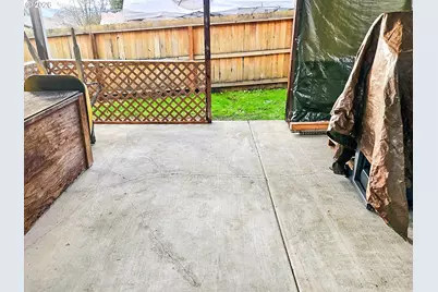 1818 NE Todd St, Roseburg, OR 97470 - Photo 18