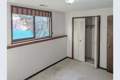 1818 NE Todd St, Roseburg, OR 97470 - Photo 16