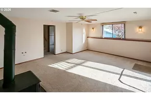 1818 NE Todd St, Roseburg, OR 97470 - Photo 18