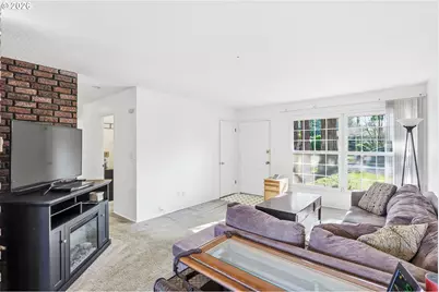 11757 SE Ankeny St, Portland, OR 97216 - Photo 8