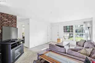 11757 SE Ankeny St, Portland, OR 97216 - Photo 8