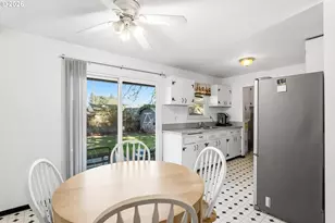 11757 SE Ankeny St, Portland, OR 97216 - Photo 10