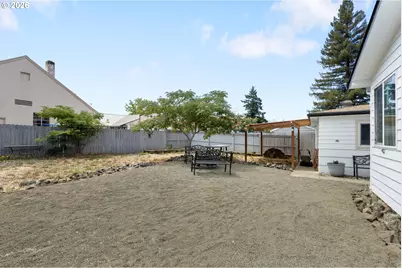 2735 W Sherwood Ave, Roseburg, OR 97471 - Photo 42