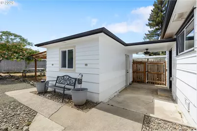 2735 W Sherwood Ave, Roseburg, OR 97471 - Photo 40