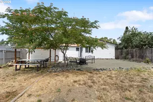 2735 W Sherwood Ave, Roseburg, OR 97471 - Photo 44