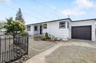 2735 W Sherwood Ave, Roseburg, OR 97471 - Photo 6