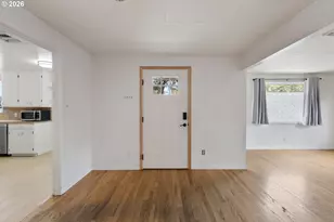 2735 W Sherwood Ave, Roseburg, OR 97471 - Photo 8