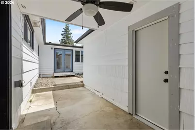 2735 W Sherwood Ave, Roseburg, OR 97471 - Photo 36
