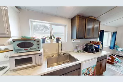 94120 Strahan St #3, Gold Beach, OR 97444 - Photo 8