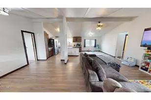 94120 Strahan St, Gold Beach, OR 97444 - Photo 4