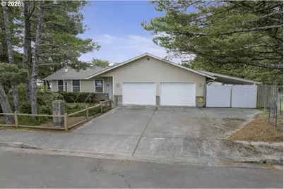 1960 40th St, Florence, OR 97439 - Photo 1
