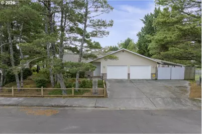 1960 40th St, Florence, OR 97439 - Photo 4