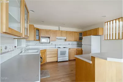 620 S Falcon St, Rockaway Beach, OR 97136 - Photo 12