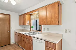 1617 N Johnson Dr, Newberg, OR 97132 - Photo 8