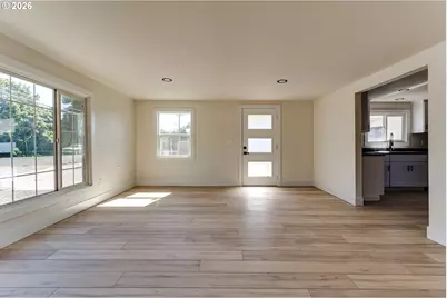 439 T St, Springfield, OR 97477 - Photo 4