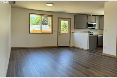 650 St Charles St, Eugene, OR 97402 - Photo 2