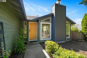 21960 SW Columbia Cir, Tualatin, OR 97062 - Photo 4