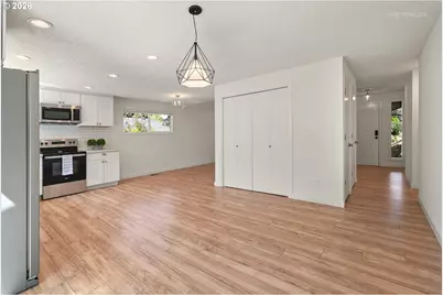 21960 SW Columbia Cir, Tualatin, OR 97062 - Photo 16