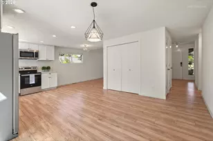 21960 SW Columbia Cir, Tualatin, OR 97062 - Photo 16