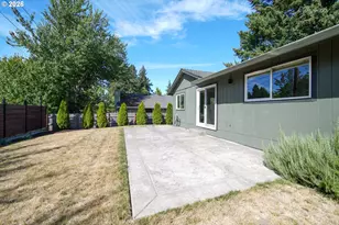 21960 SW Columbia Cir, Tualatin, OR 97062 - Photo 26
