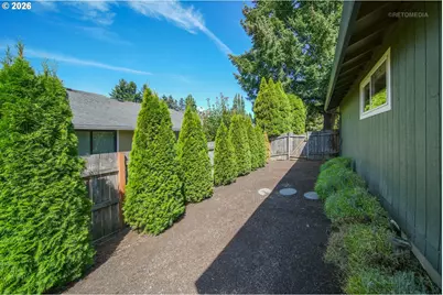 21960 SW Columbia Cir, Tualatin, OR 97062 - Photo 30