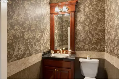 3658 NW Loriann Dr, Portland, OR 97229 - Photo 14