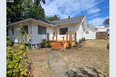 825 Yale Ave, Gladstone, OR 97027 - Photo 1