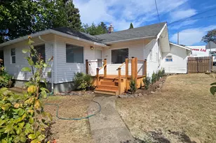 825 Yale Ave, Gladstone, OR 97027 - Photo 1