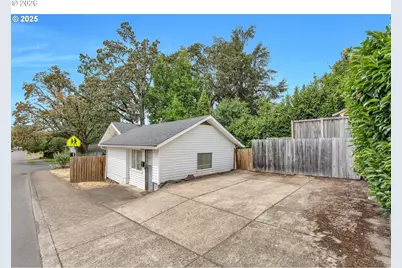 825 Yale Ave, Gladstone, OR 97027 - Photo 8