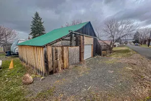 345 W 2nd St, Long Creek, OR 97856 - Photo 24