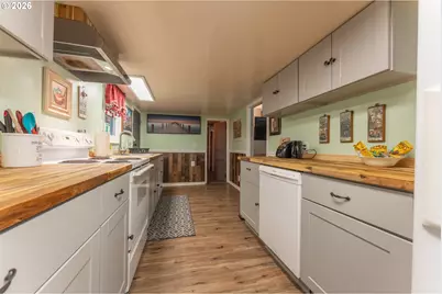 2700 Underhill Ln, West Linn, OR 97068 - Photo 14