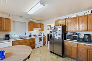 837 Blanco Ave, Coos Bay, OR 97420 - Photo 32