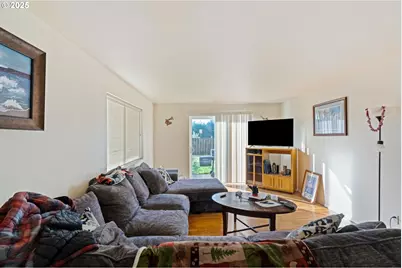 837 Blanco Ave, Coos Bay, OR 97420 - Photo 12