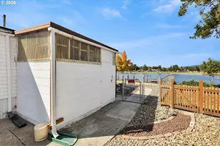296 Island Aire Dr, Woodland, WA 98674 - Photo 38