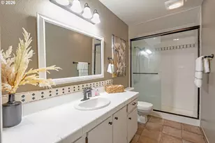 4000 Carman Dr, Lake Oswego, OR 97035 - Photo 18