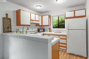 4000 Carman Dr, Lake Oswego, OR 97035 - Photo 10