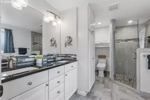 6925 SW Heath Pl, Beaverton, OR 97008 - Photo 12