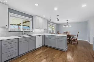 6925 SW Heath Pl, Beaverton, OR 97008 - Photo 6