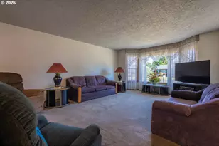 17036 SE Salmon St, Portland, OR 97233 - Photo 10